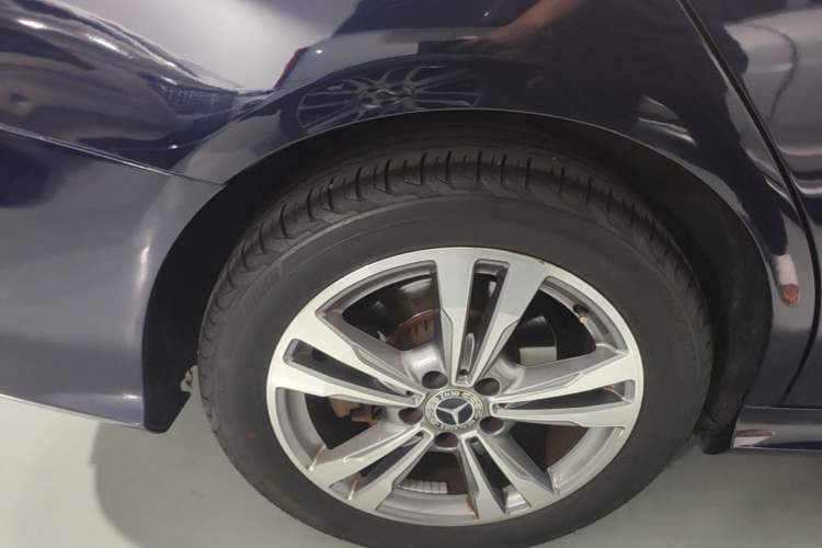Used Mercedes-Benz C-Class 2018 C 200 L Sport Edition Right Rear Wheel Hub