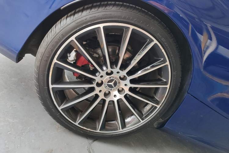 Used Mercedes-Benz C-Class 2018 C 200 4MATIC Coupe Right Rear Wheel Hub
