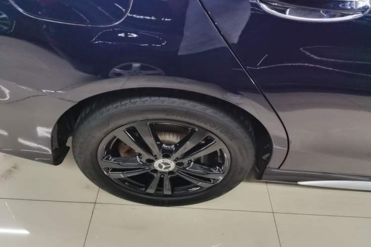 Used Mercedes-Benz C-Class 2018 C 200 L Sport Edition Right Rear Wheel Hub