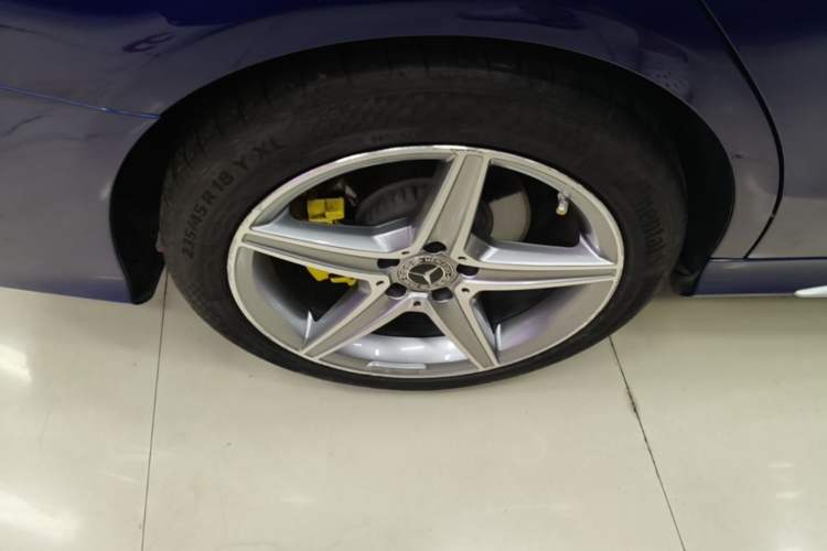 Used Mercedes-Benz C-Class 2018 C 200 L Sport Edition Right Rear Wheel Hub