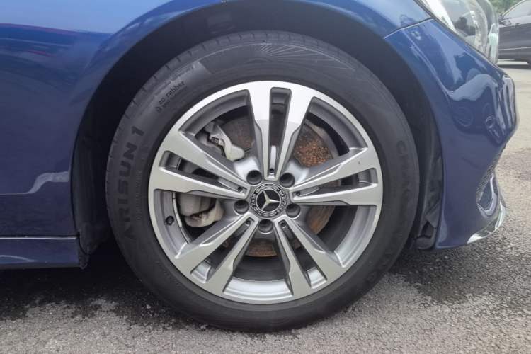 Used Mercedes-Benz C-Class 2018 C 200 L Sport Edition Right Rear Wheel Hub