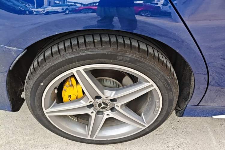 Used Mercedes-Benz C-Class 2018 C 200 L Sport Edition Achievement Special Edition Right Rear Wheel Hub
