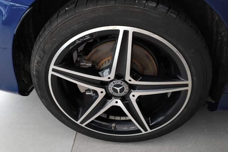 Used Mercedes-Benz C-Class 2018 C 200 Achievement Special Edition Right Rear Wheel Hub
