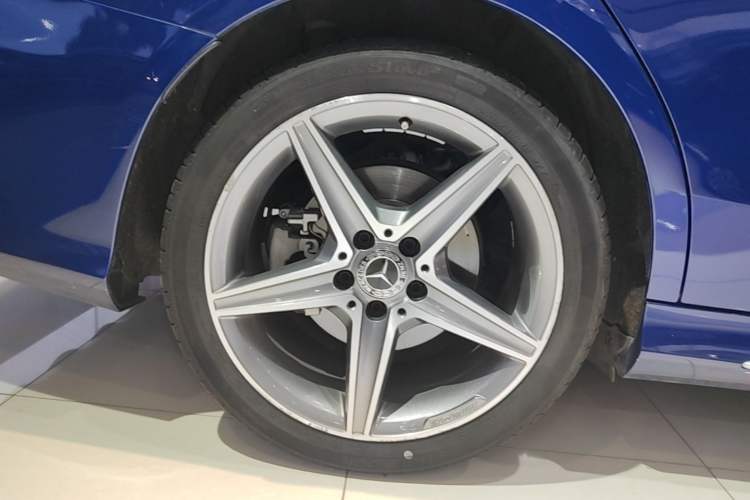 Used Mercedes-Benz C-Class 2018 C 200 L Sport Edition Achievement Special Edition Right Rear Wheel Hub