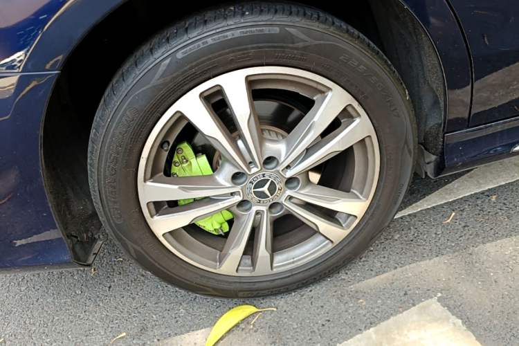 Used Mercedes-Benz C-Class 2018 C 200 L Sport Edition Right Rear Wheel Hub