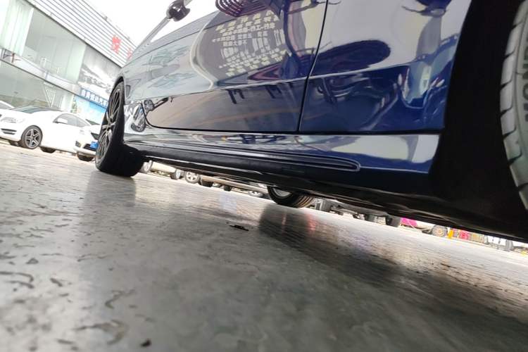 Used Mercedes-Benz C-Class 2018 C 200 4MATIC Coupe Right Side Sill