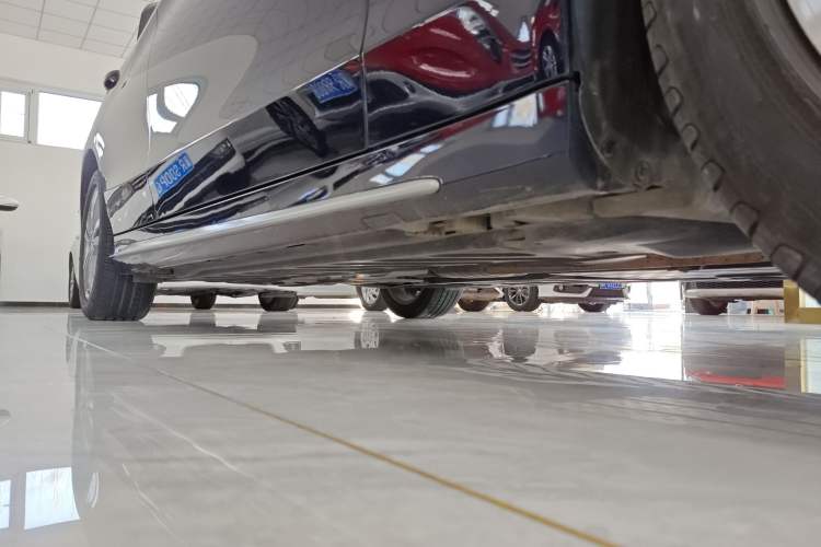Used Mercedes-Benz C-Class 2018 C 200 L Sport Edition Right Side Sill