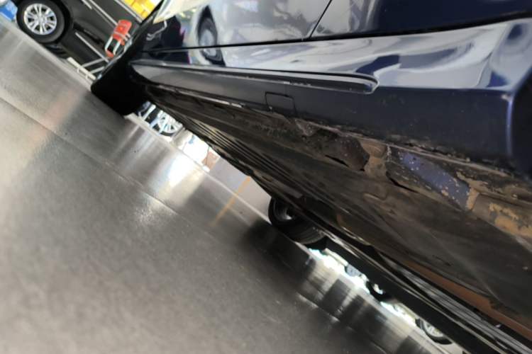 Used Mercedes-Benz C-Class 2018 C 200 Achievement Special Edition Right Side Sill