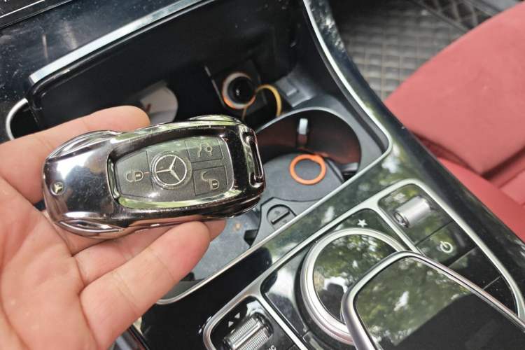 Used Mercedes-Benz C-Class 2018 C 200 Sport Edition Vehicle Key