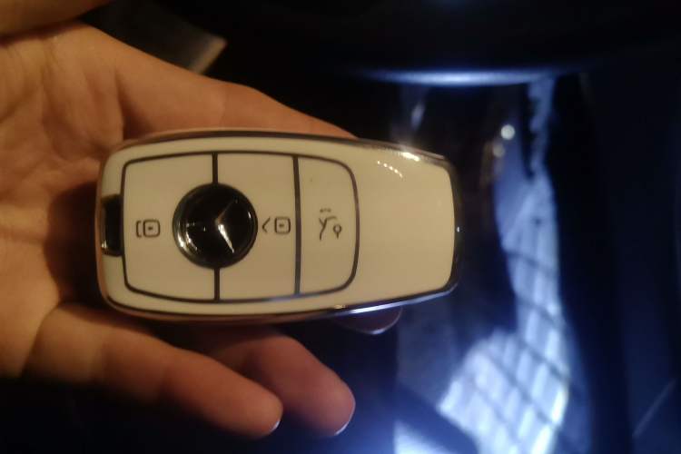 Used Mercedes-Benz C-Class 2018 C 180 L Fashion Model Vehicle Key
