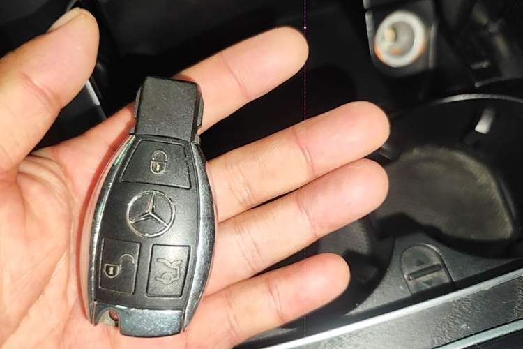 Used Mercedes-Benz C-Class 2018 C 200 L Sport Edition Vehicle Key