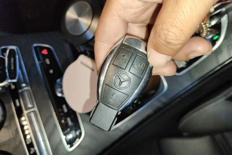 Used Mercedes-Benz C-Class 2018 C 200 L Sport Edition Vehicle Key