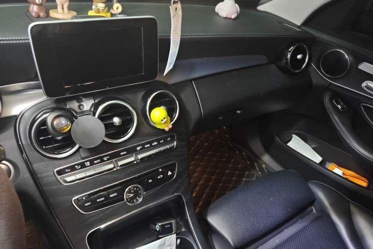 Used Mercedes-Benz C-Class 2018 C 200 L Sport Edition Audio And AC Panel