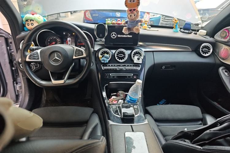 Used Mercedes-Benz C-Class 2018 C 200 Sport Edition Center Console