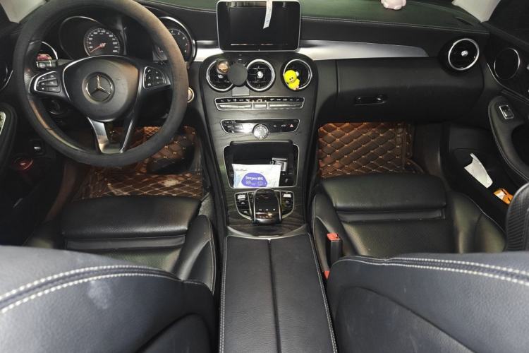 Used Mercedes-Benz C-Class 2018 C 200 L Sport Edition Center Console
