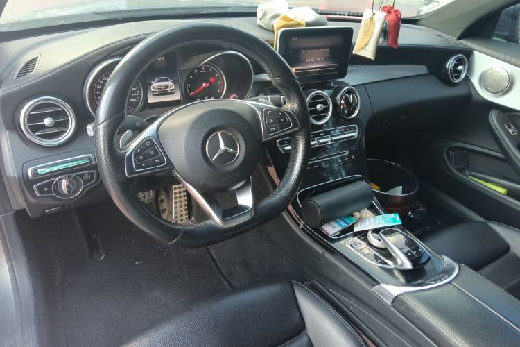 Used Mercedes-Benz C-Class 2018 C 200 4MATIC Coupe Center Console