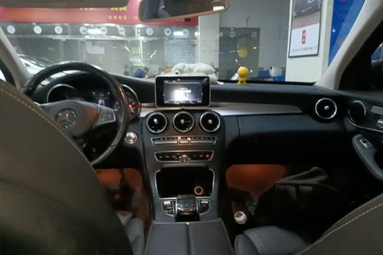 Used Mercedes-Benz C-Class 2018 C 200 L Sport Edition Center Console