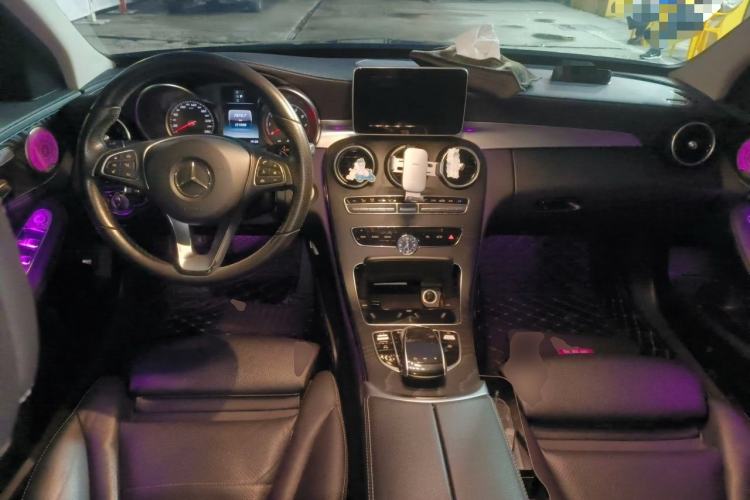 Used Mercedes-Benz C-Class 2018 C 200 L Sport Edition Center Console