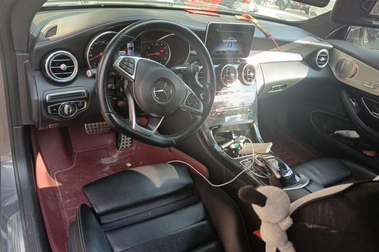 Used Mercedes-Benz C-Class 2018 C 200 4MATIC Coupe Center Console