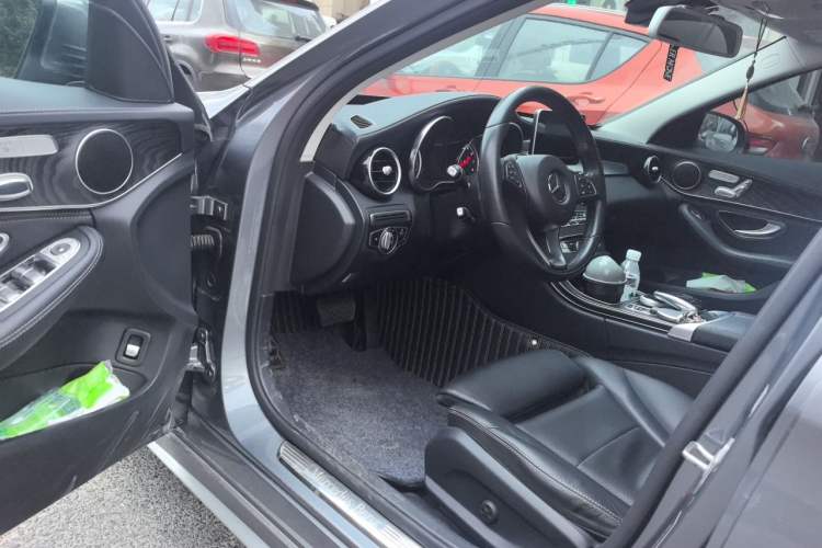 Used Mercedes-Benz C-Class 2018 C 200 L Sport Edition Driver Seat