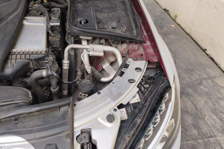 Used Mercedes-Benz C-Class 2018 C 200 Coupe Engine Bay Left