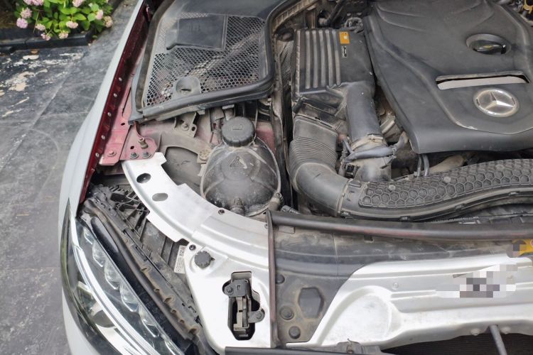 Used Mercedes-Benz C-Class 2018 C 200 Coupe Engine Bay Right