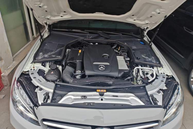 Used Mercedes-Benz C-Class 2018 C 200 Sport Edition Engine Bay