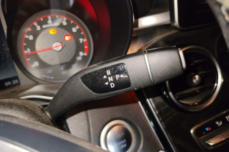 Used Mercedes-Benz C-Class 2018 C 200 L Sport Edition Achievement Special Edition Gear Lever