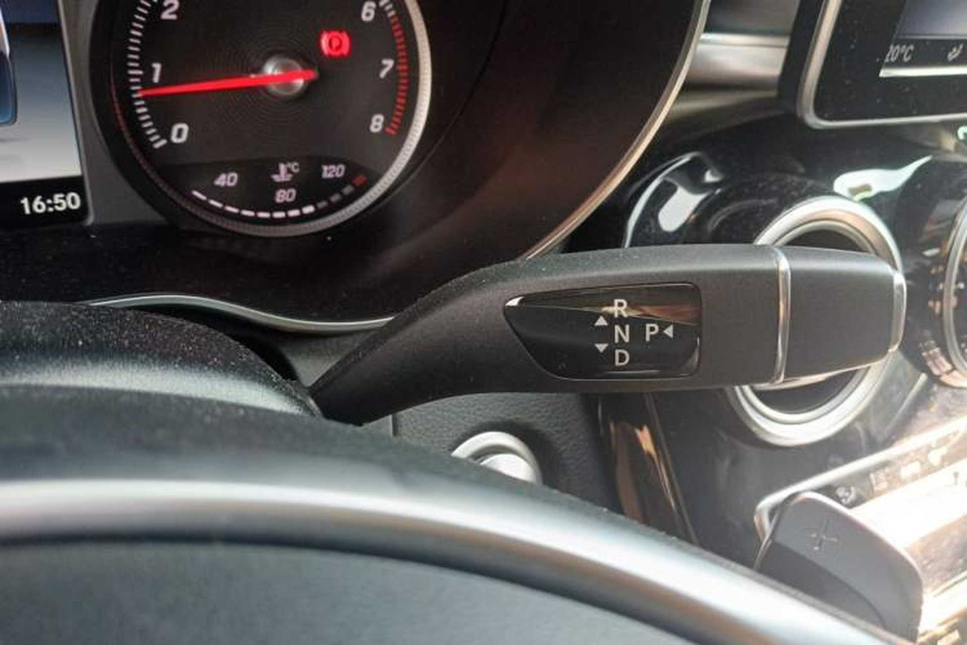 Used Mercedes-Benz C-Class 2018 C 200 4MATIC Coupe Gear Lever