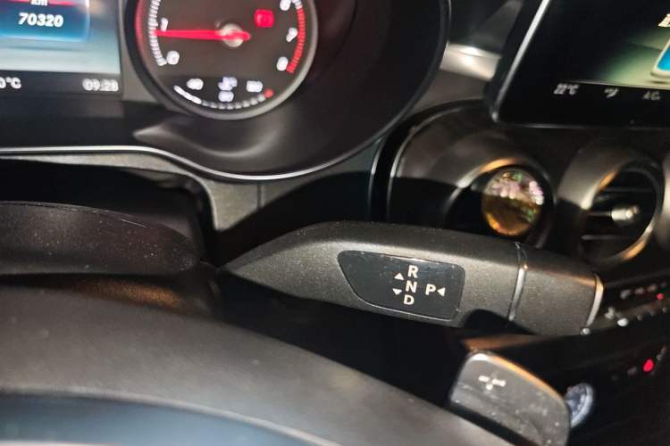Used Mercedes-Benz C-Class 2018 C 300 Coupe Night Edition Gear Lever