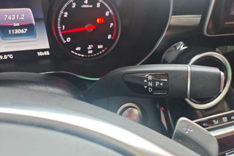 Used Mercedes-Benz C-Class 2018 C 200 Sport Edition Gear Lever