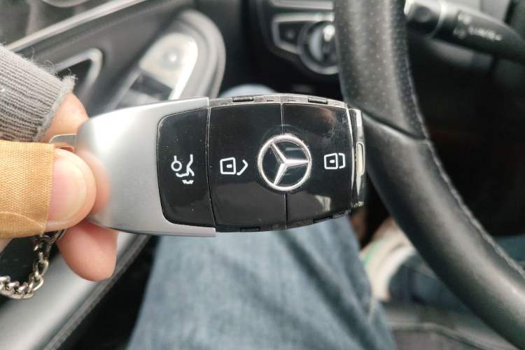 Used Mercedes-Benz C-Class 2018 C 200 L Sport Edition Interior 1