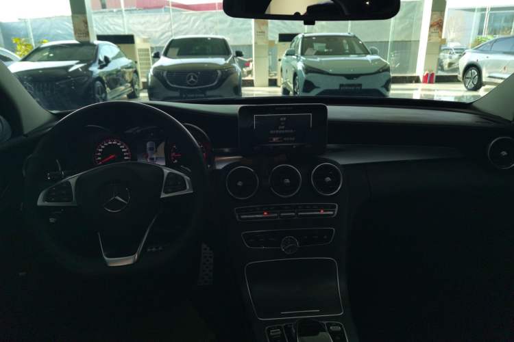Used Mercedes-Benz C-Class 2018 C 200 L Sport Edition Interior 2