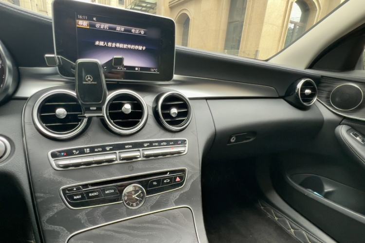 Used Mercedes-Benz C-Class 2018 C 180 L Fashion Edition Sport Version Interior 2