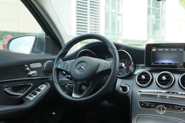 Used Mercedes-Benz C-Class 2018 C 200 L Sport Edition Interior 3