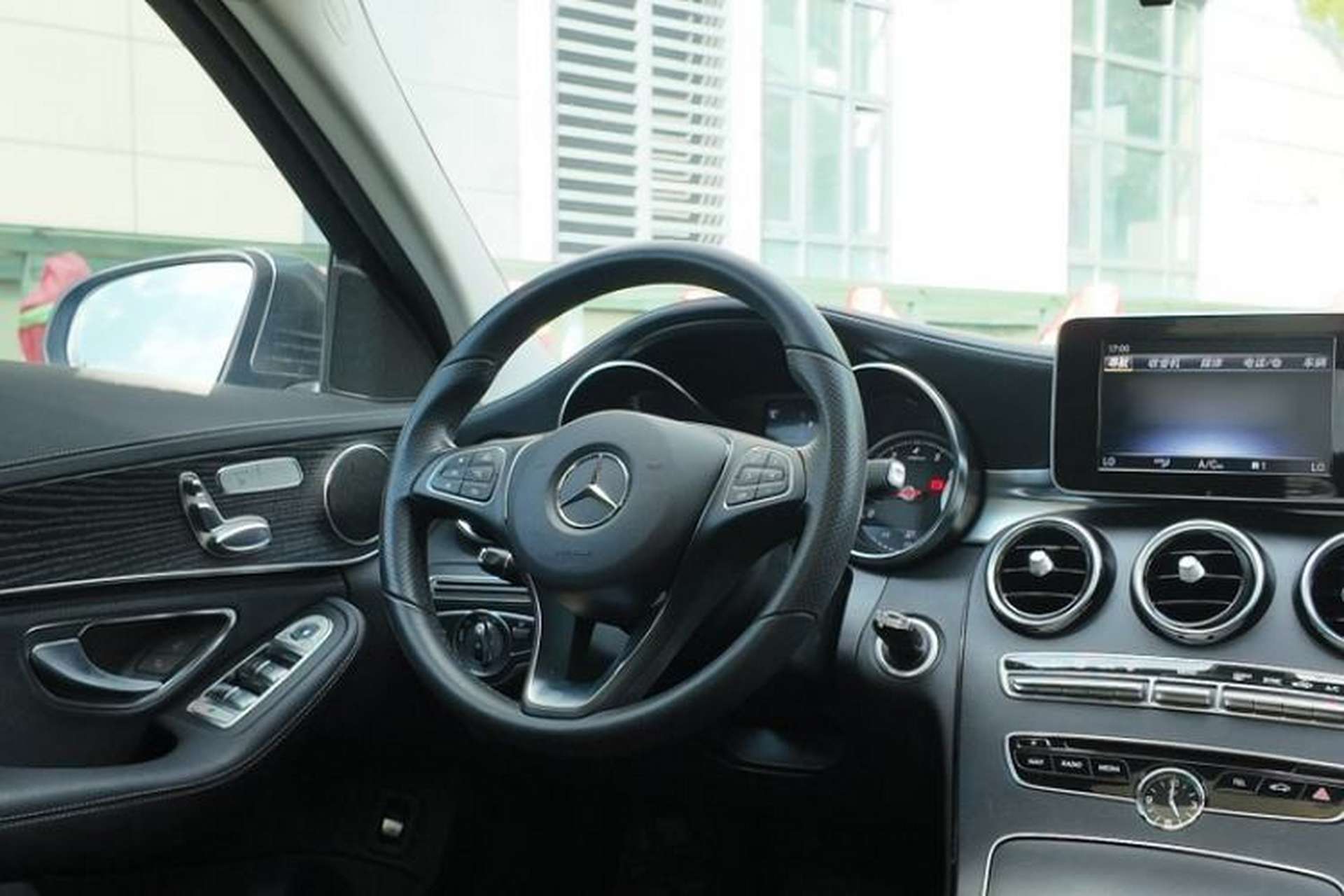 Used Mercedes-Benz C-Class 2018 C 200 L Sport Edition Interior 3
