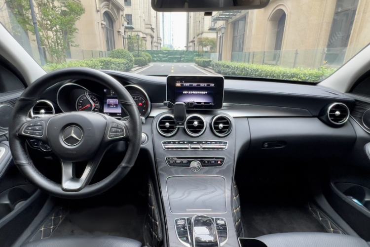 Used Mercedes-Benz C-Class 2018 C 180 L Fashion Edition Sport Version Interior 4