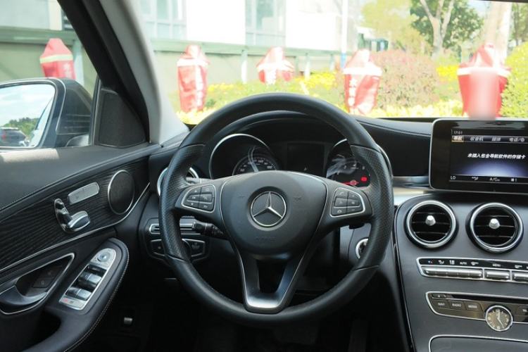 Used Mercedes-Benz C-Class 2018 C 200 L Sport Edition Interior 7