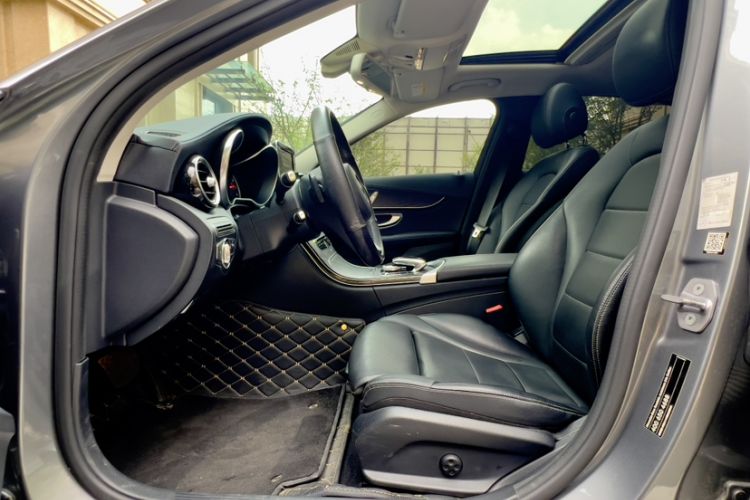 Used Mercedes-Benz C-Class 2018 C 180 L Fashion Edition Sport Version Interior 8