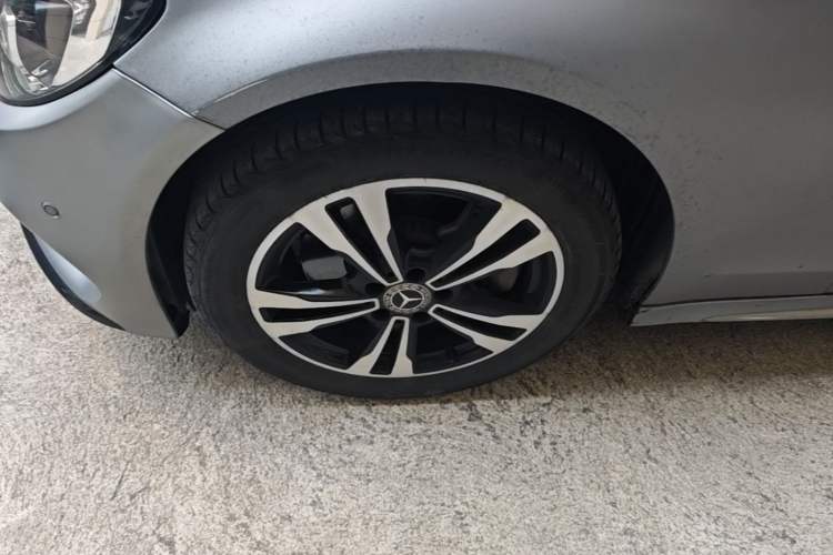 Used Mercedes-Benz C-Class 2018 C 200 Sport Edition Left Front Wheel Hub
