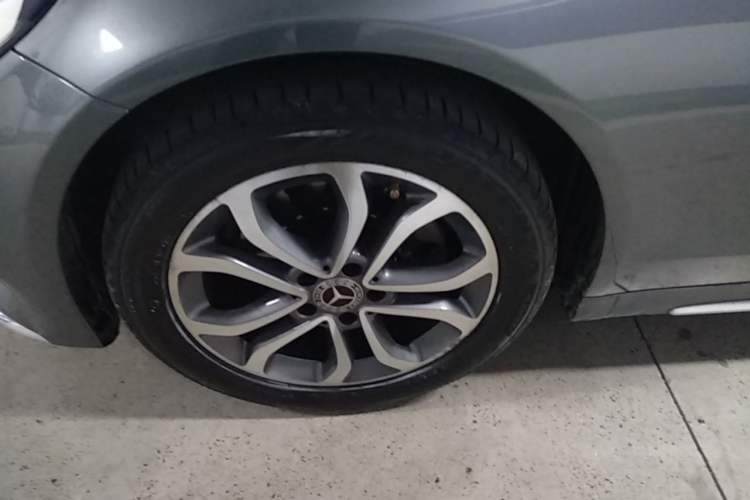 Used Mercedes-Benz C-Class 2018 C 180 L Fashion Edition Sport Version Left Front Wheel Hub