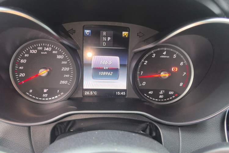 Used Mercedes-Benz C-Class 2018 C 200 L Sport Edition Odometer Close Up