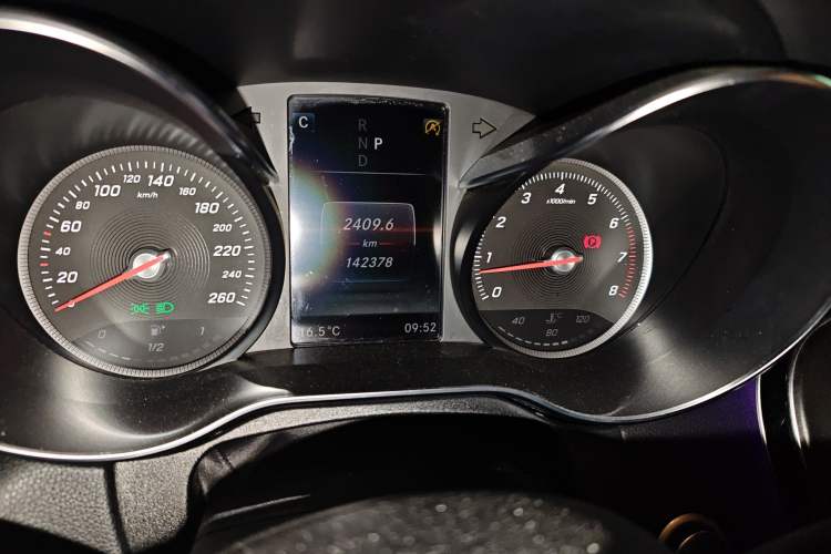 Used Mercedes-Benz C-Class 2018 C 200 L Sport Edition Achievement Special Edition Odometer Close Up