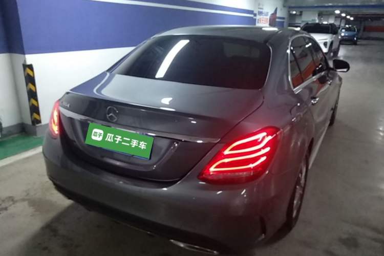 Used Mercedes-Benz C-Class 2018 C 180 L Fashion Edition Sport Version Rear Right 45 Deg