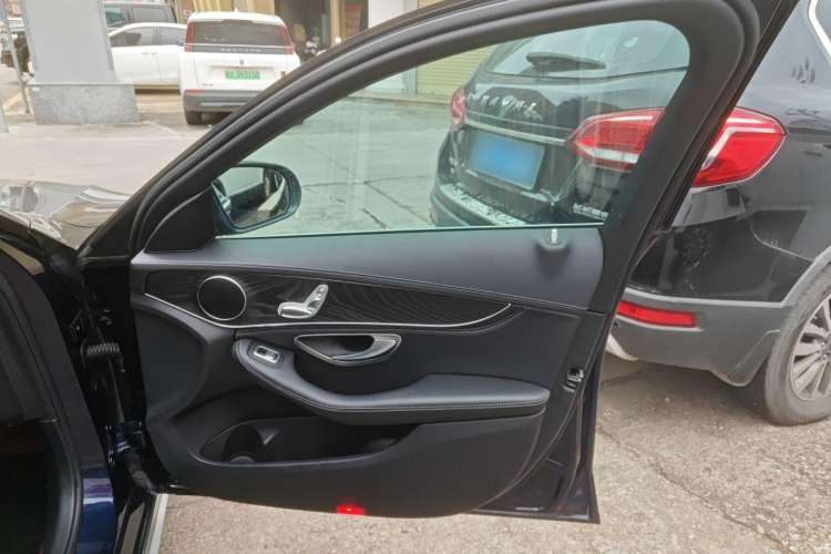 Used Mercedes-Benz C-Class 2018 C 180 L Fashion Edition Sport Version Right Front Door Interior
