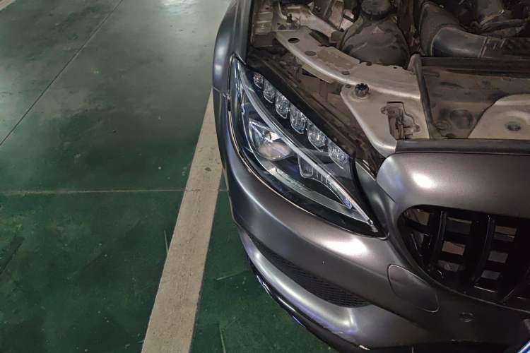 Used Mercedes-Benz C-Class 2018 C 180 L Fashion Edition Sport Version Right Front Headlight