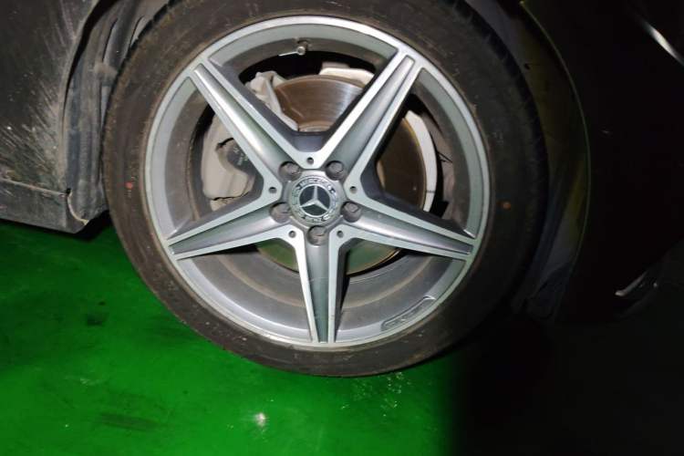 Used Mercedes-Benz C-Class 2018 C 200 L Sport Edition Achievement Special Edition Right Front Wheel Hub