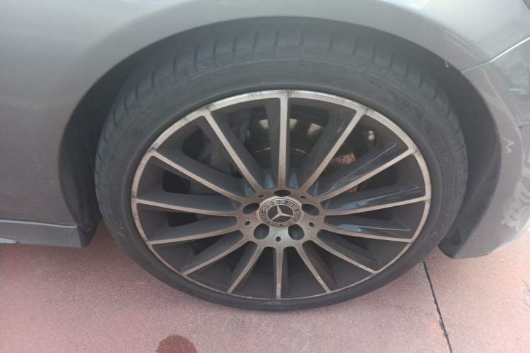 Used Mercedes-Benz C-Class 2018 C 200 4MATIC Coupe Right Front Wheel Hub