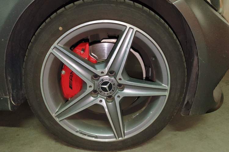 Used Mercedes-Benz C-Class 2018 C 200 L Sport Edition Achievement Special Edition Right Front Wheel Hub