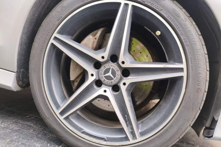 Used Mercedes-Benz C-Class 2018 C 200 Coupe Right Front Wheel Hub
